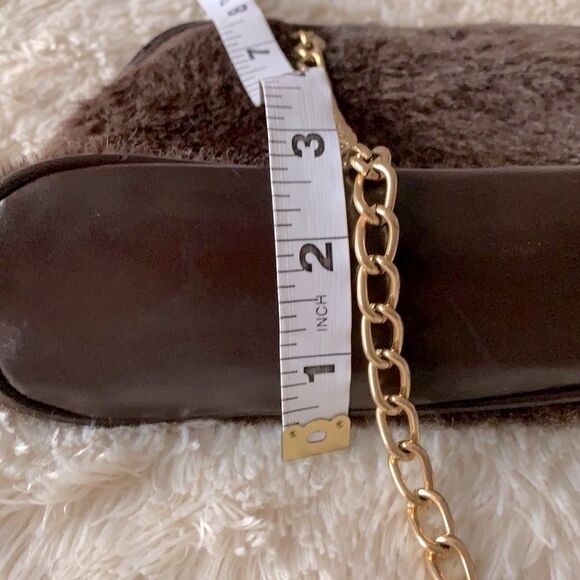 Victoria’s Secret fuzzy brown handbag with gold chain - Picture 13 of 16